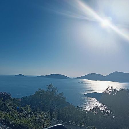 Ferienwohnung La Terrazza Di Ameglia Alta Exterior foto