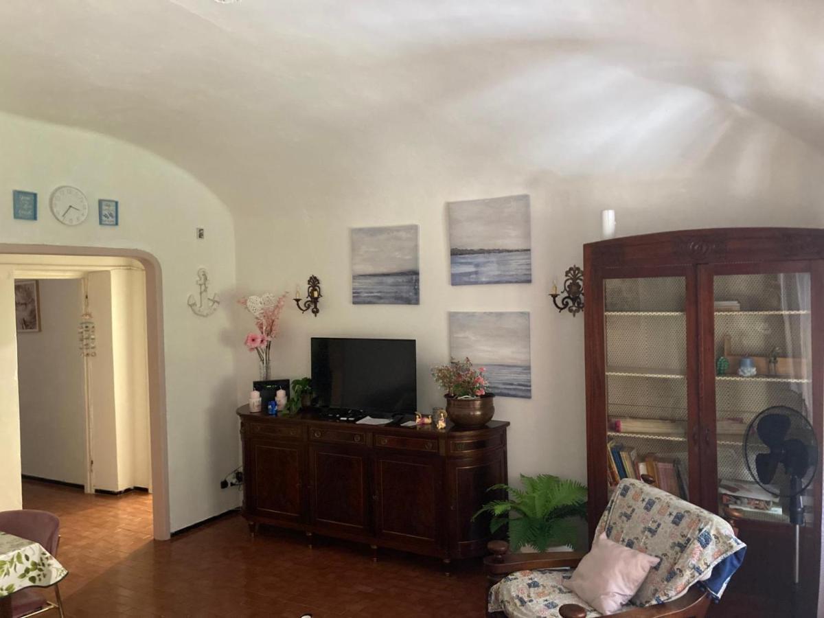 Ferienwohnung La Terrazza Di Ameglia Alta Exterior foto