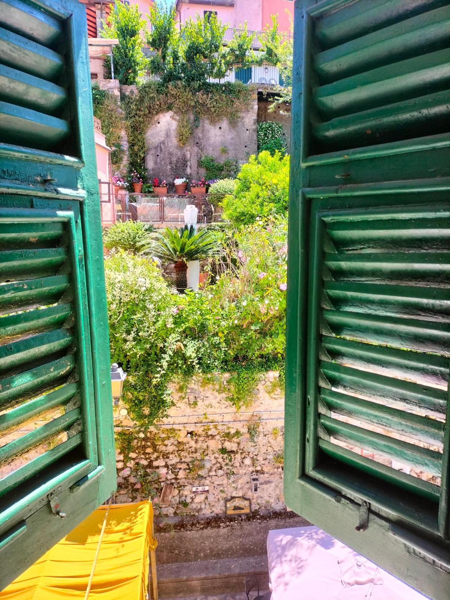 Ferienwohnung La Terrazza Di Ameglia Alta Exterior foto