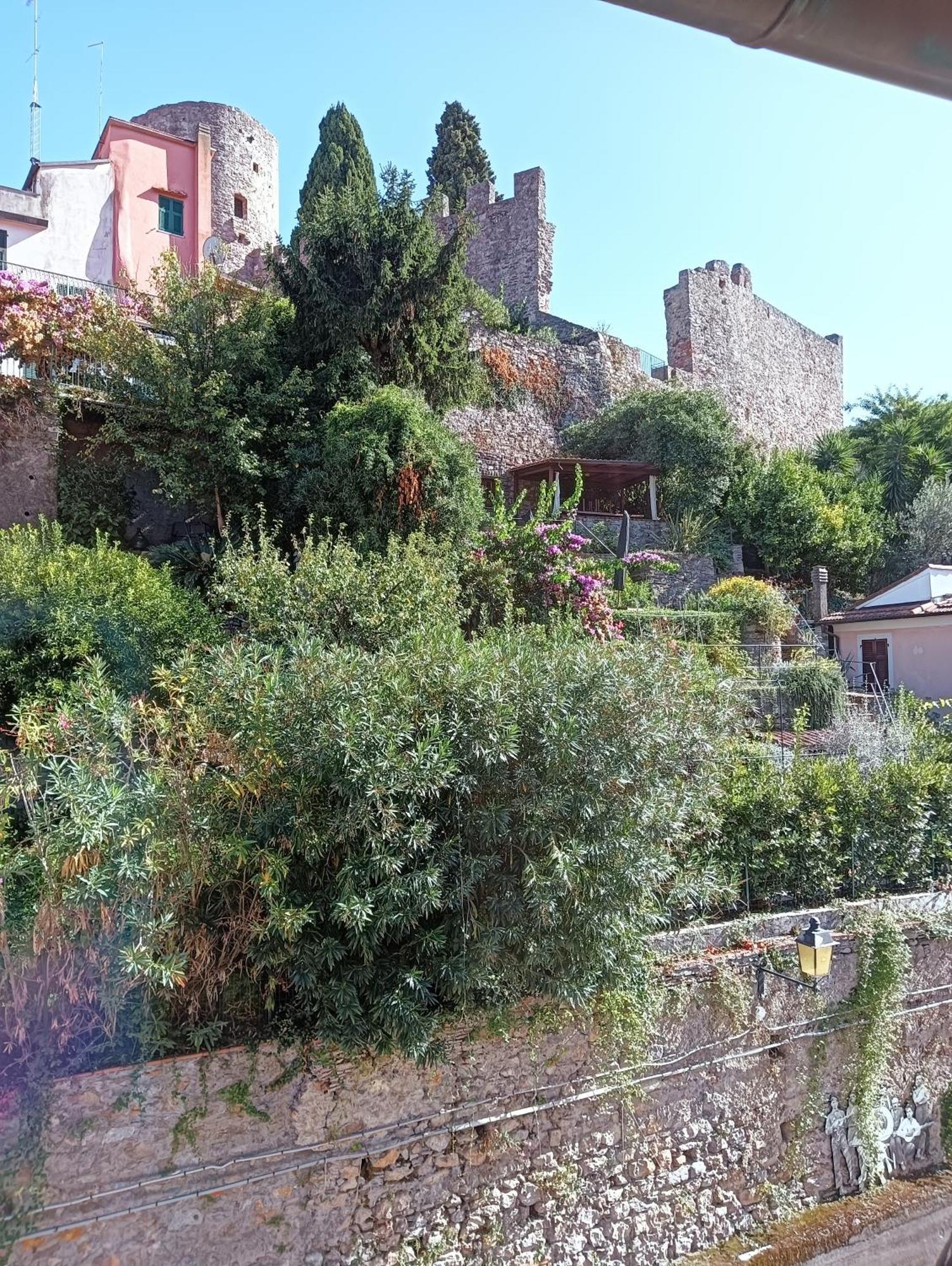 Ferienwohnung La Terrazza Di Ameglia Alta Exterior foto